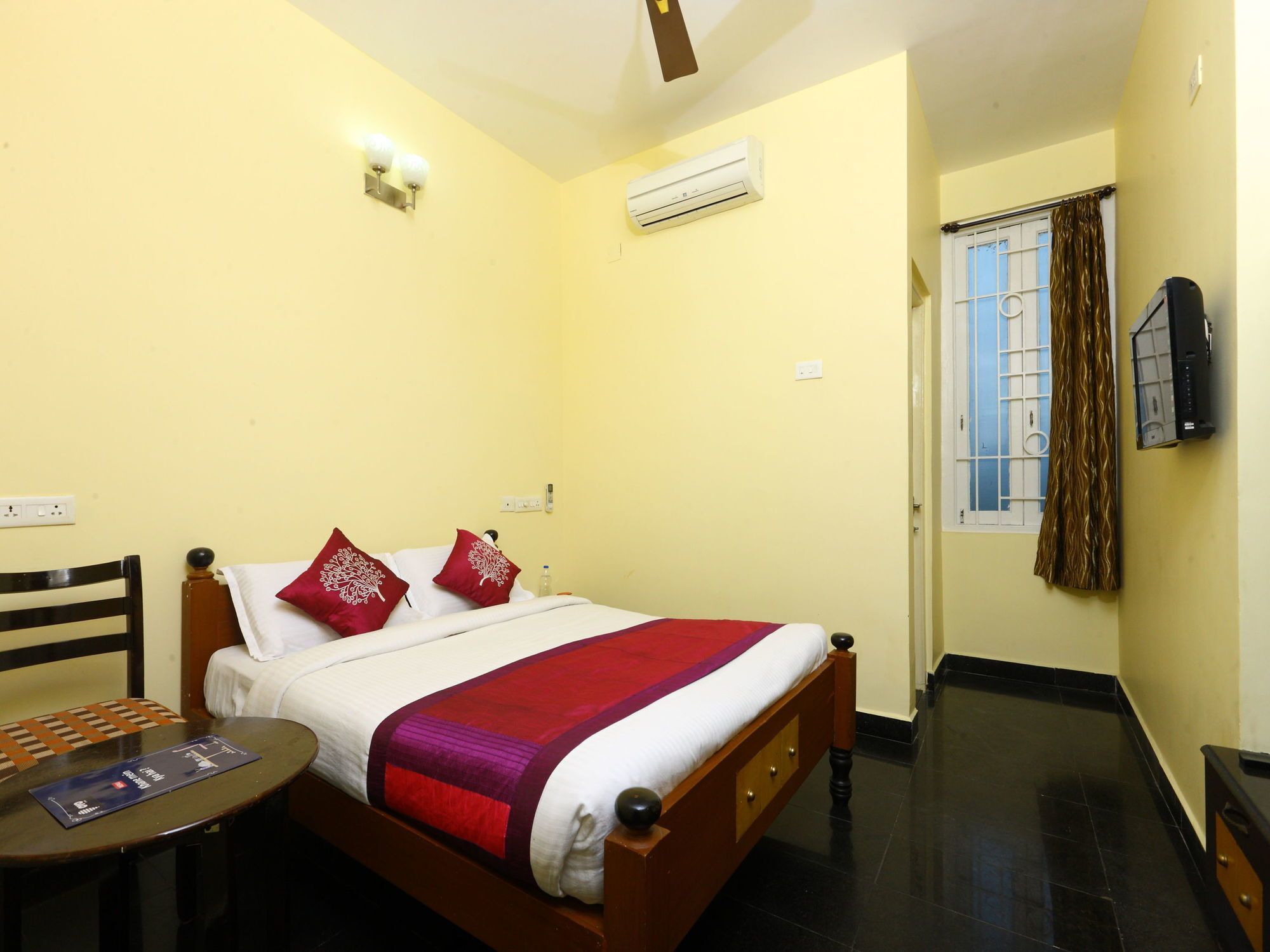 Oyo 10630 Hotel Nano Turf Madurai Bagian luar foto