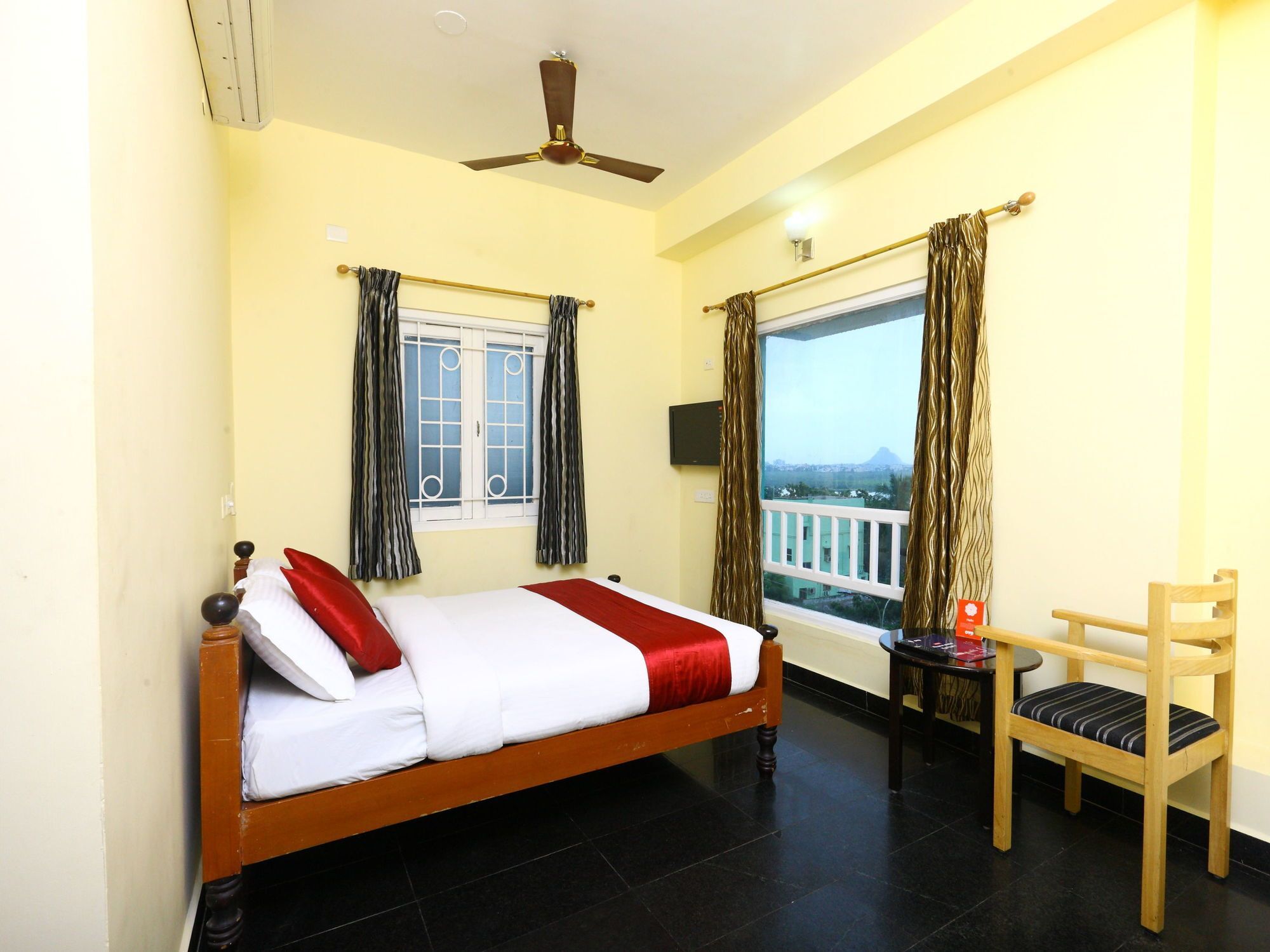Oyo 10630 Hotel Nano Turf Madurai Bagian luar foto